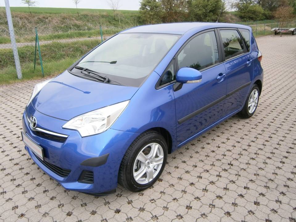 Toyota Verso-S | Bj.2011 | 49921km | 9.120 €