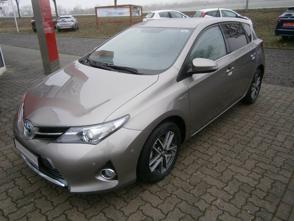 Toyota Auris Hybrid | Bj.2015 | 21670km | 15.690 €