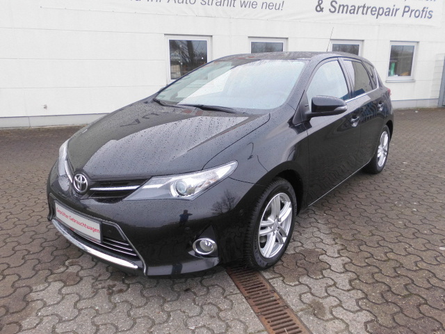Toyota Auris | Bj.2015 | 32989km | 15.690 €