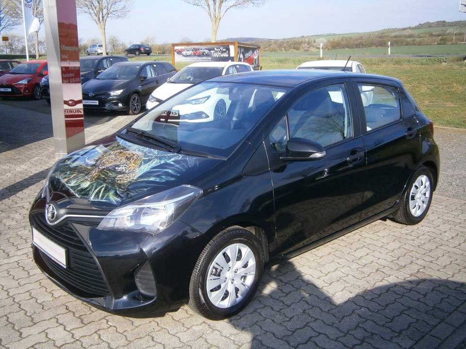 Toyota Yaris | Bj.2015 | 16916km | 8.490 €