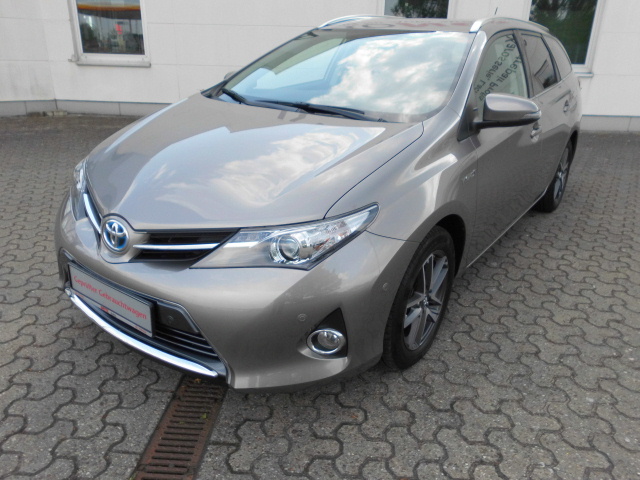 Toyota Auris TS Hybrid | Bj.2014 | 44453km | 15.390 €