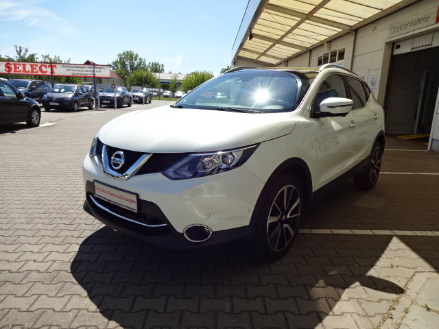 Nissan Qashqai | Bj.2015 | 26363km | 17.990 €
