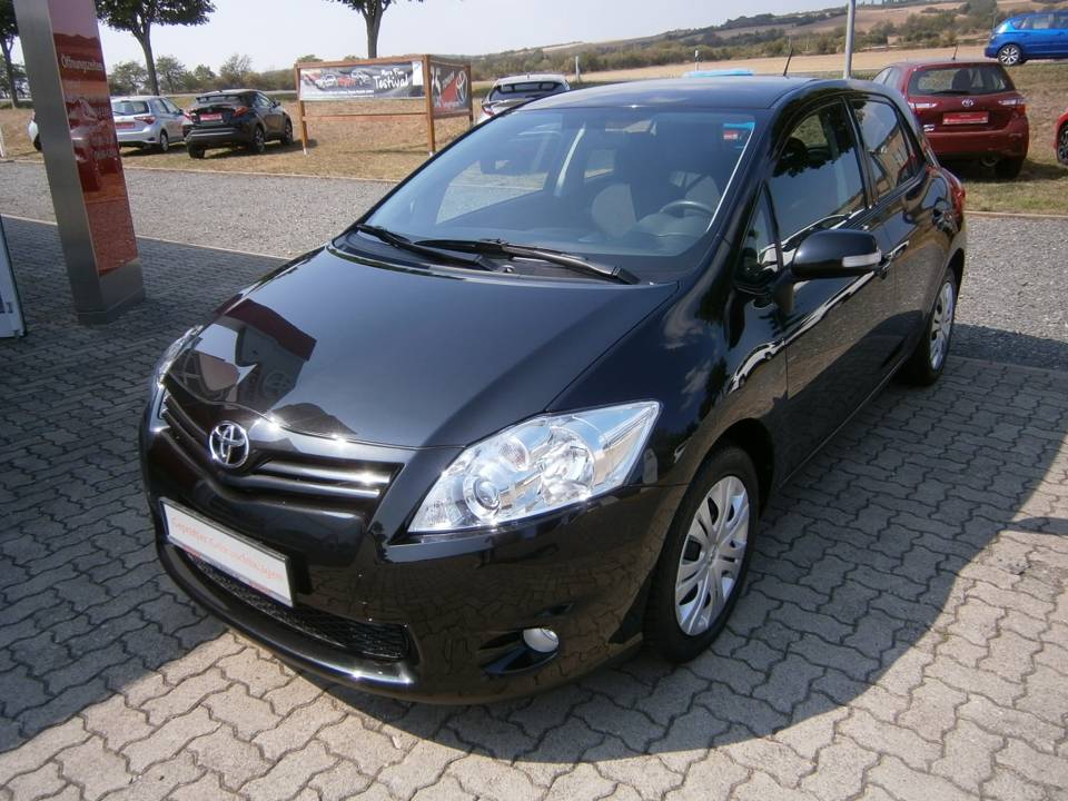 Toyota Auris | Bj.2010 | 68772km | 6.990 €