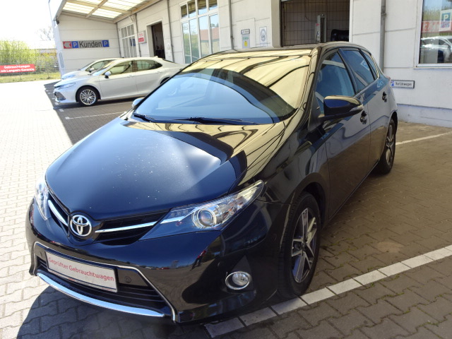 Toyota Auris | Bj.2015 | 82737km | 10.980 €