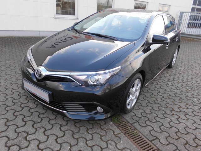 Toyota Auris | Bj.2017 | 26798km | 15.990 €