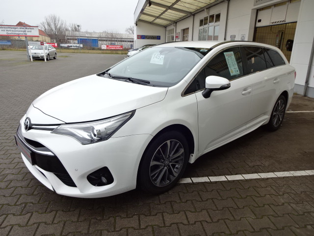 Toyota Avensis | Bj.2016 | 101433km | 12.990 €