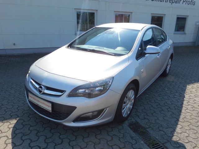 Opel Astra | Bj.2013 | 104835km | 6.990 €