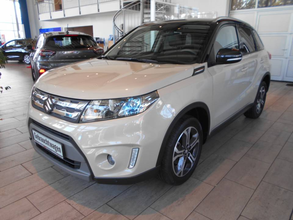Suzuki Vitara | Bj.2016 | 20475km | 15.980 €