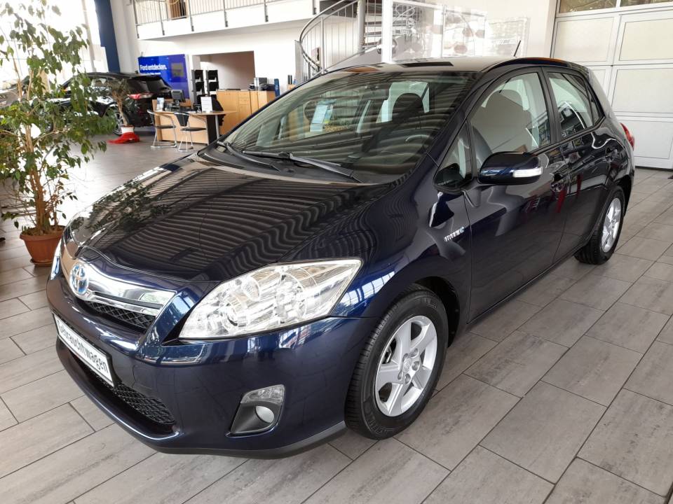 Toyota Auris Hybrid | Bj.2011 | 59178km | 9.980 €