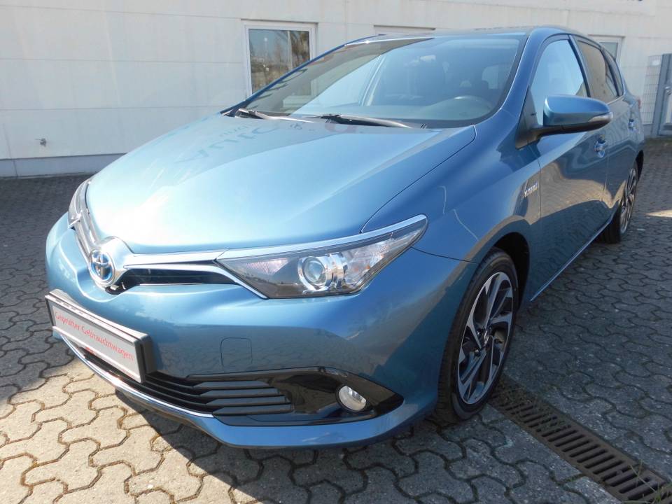 Toyota Auris Hybrid | Bj.2015 | 80375km | 15.990 €