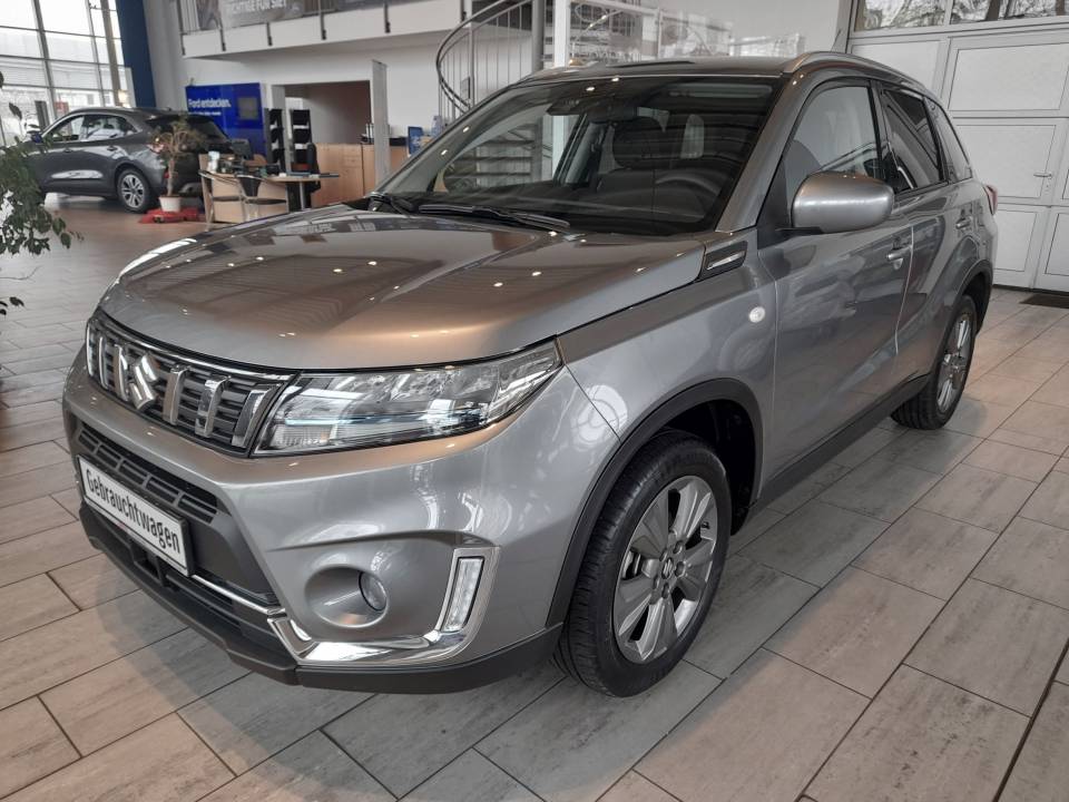 Suzuki Vitara | Bj.2020 | 25942km | 19.490 €