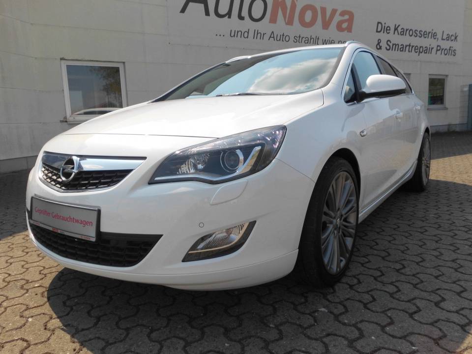 Opel Astra | Bj.2011 | 24858km | 10.790 €