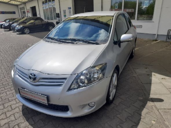 Toyota Auris | Bj.2011 | 59284km | 8.990 €
